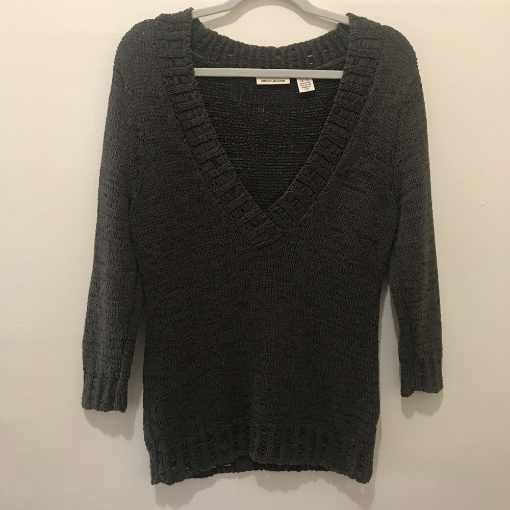 Dkny hunter green low V-neck knit sweater 3/4 sleeves